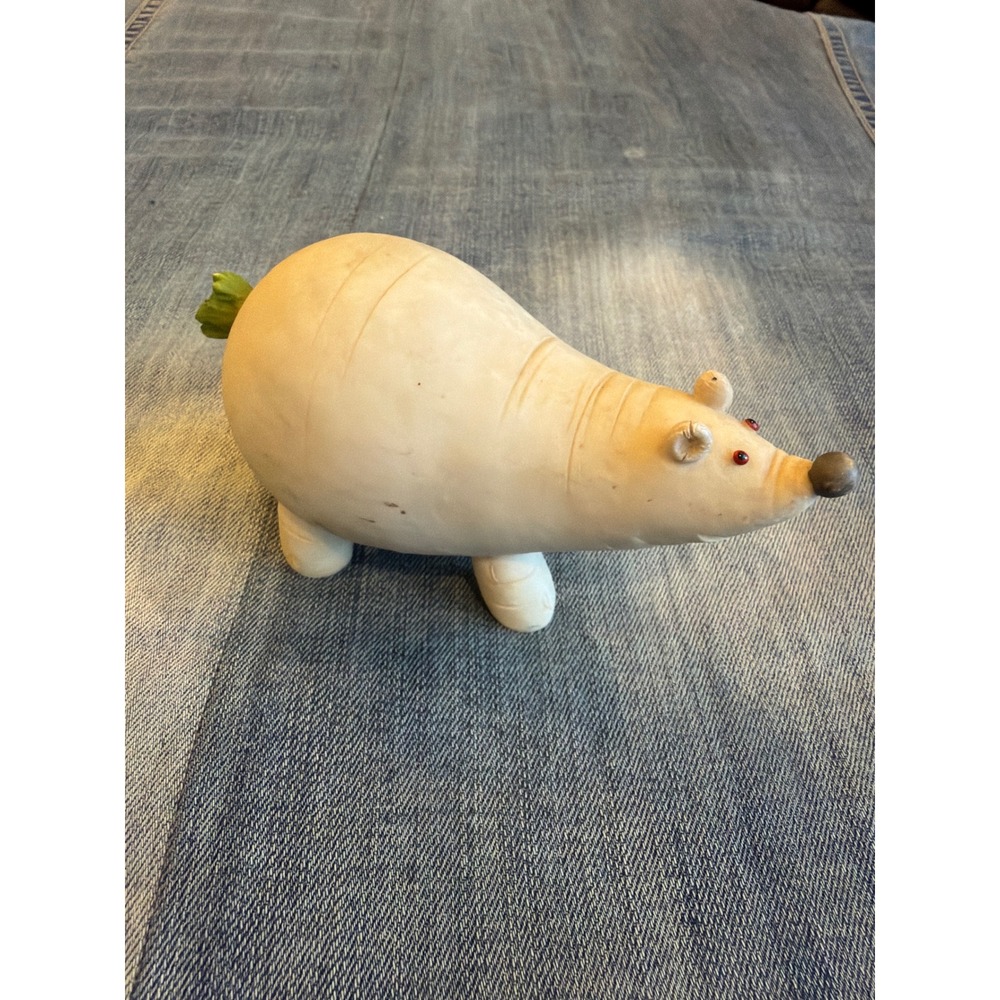 Vintage 2004 Enesco Home Grown
Radish Polar Bear 4002361 Retired Anthropomorphic